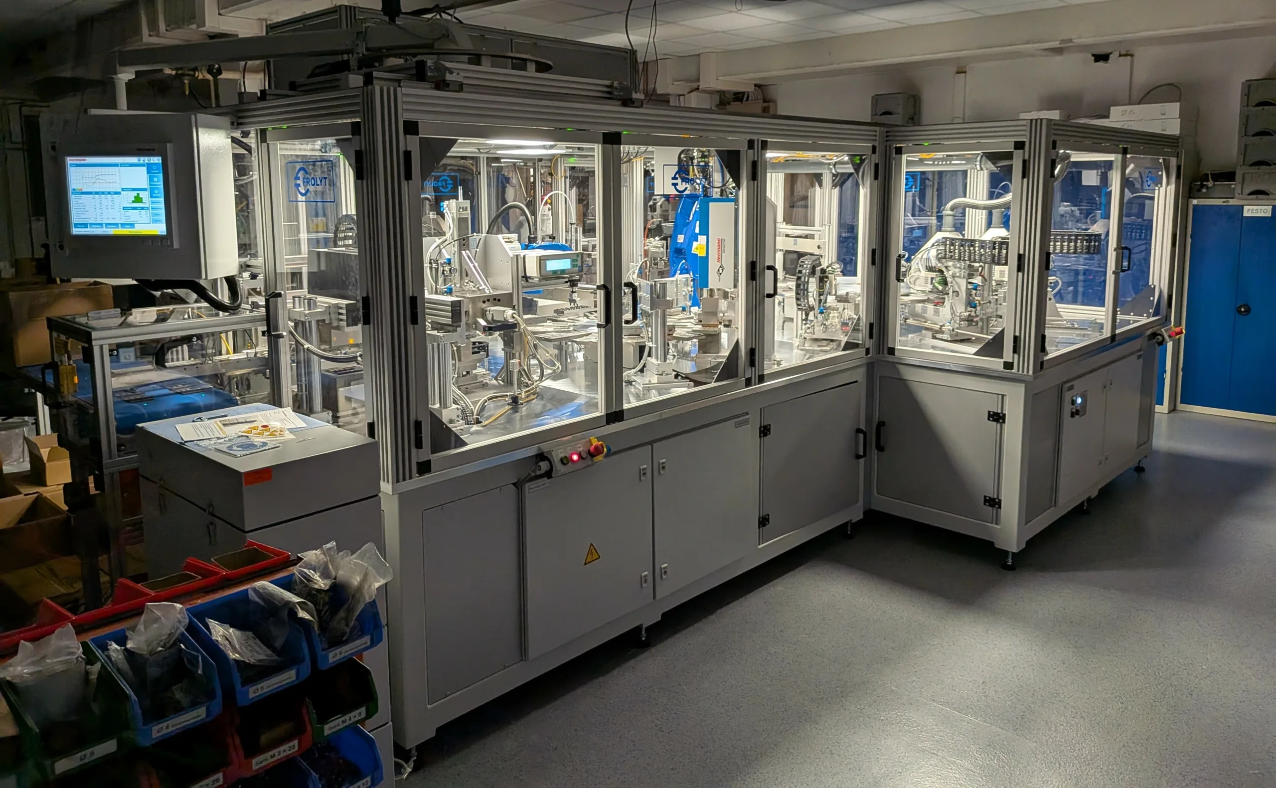 Assembly line at Frolyt Kondensatoren und Bauelemente GmbH
